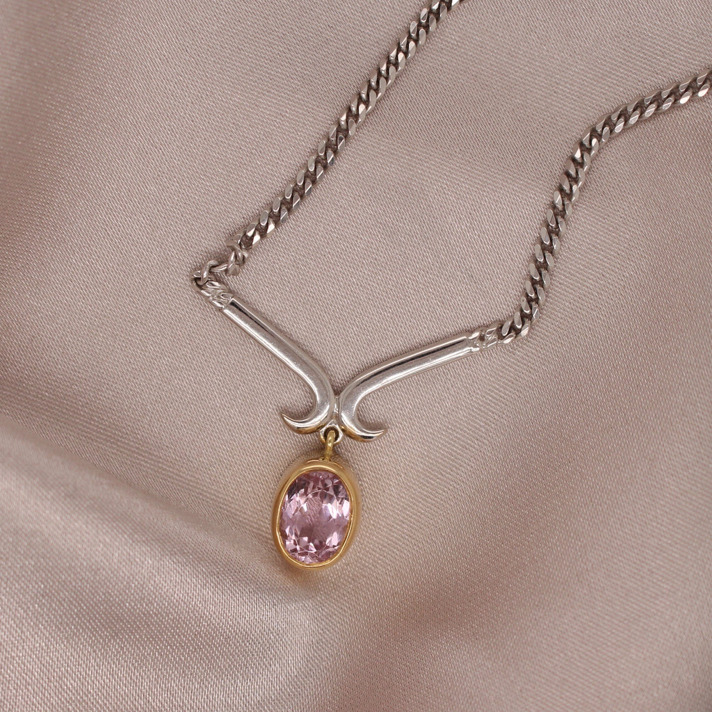 Elevate your style with our exquisite 18ct gold coloured stone necklet - a perfect blend of elegance and sophistication.