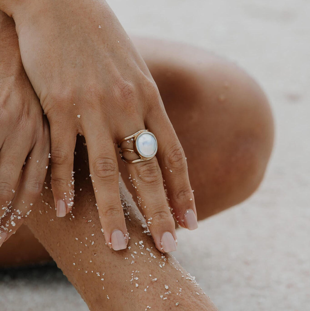 https://www.latitudejewellers.com.au/products/open-lexi-ring-with-abrolhos-mabe-pearl