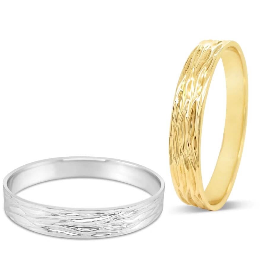 Discover the perfect blend of elegance and tranquility with our Oily Calm Bangle at Latitude Jewellers.