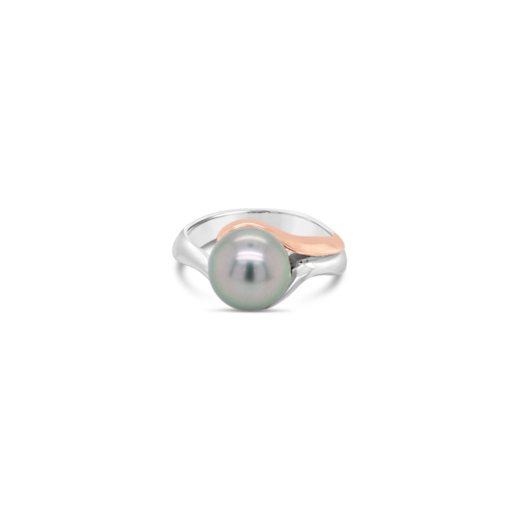 Discover the perfect blend of elegance and tranquility with our Oily Calm Pearl Ring at Latitude Jewellers.