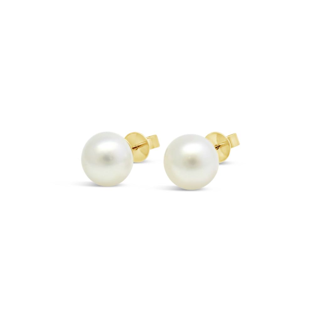 Elevate your style with our exquisite South Sea button studs, crafted to perfection for a touch of elegance that will leave a lasting impression.