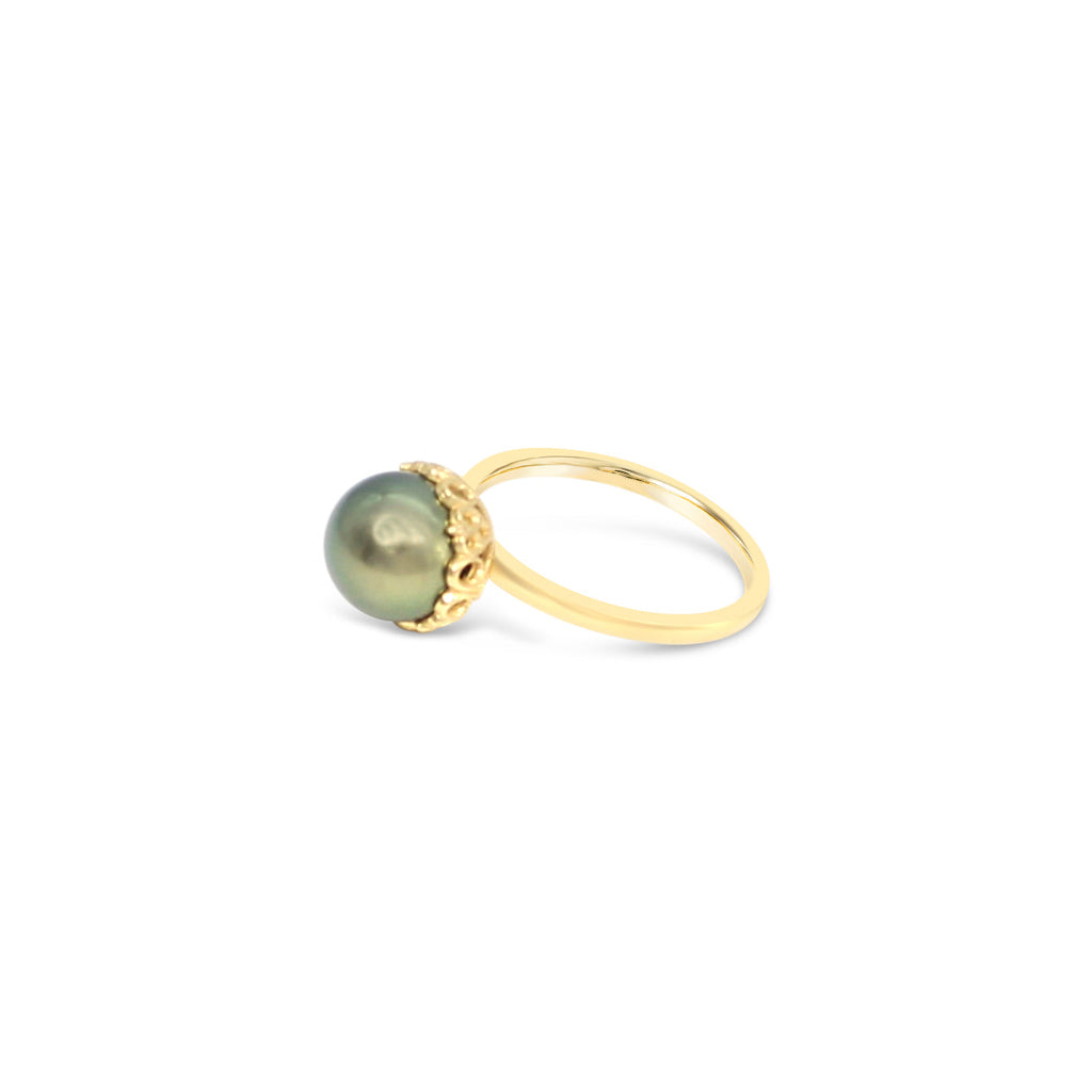 Filigree Ring in Gold with Abrolhos Pearl