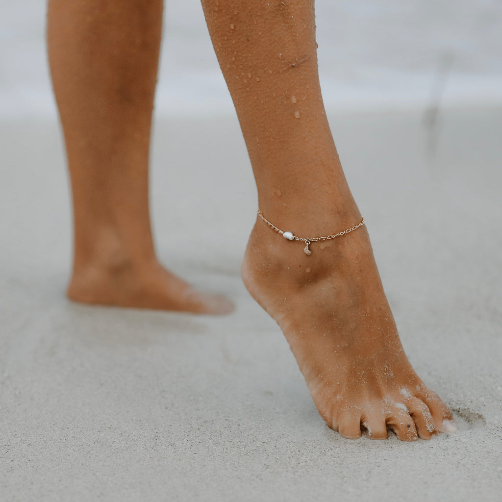 Elevate your style with our stunning anklet featuring Abrolhos Keshi pearls and delicate shells. Shop now at Latitude Jewellers