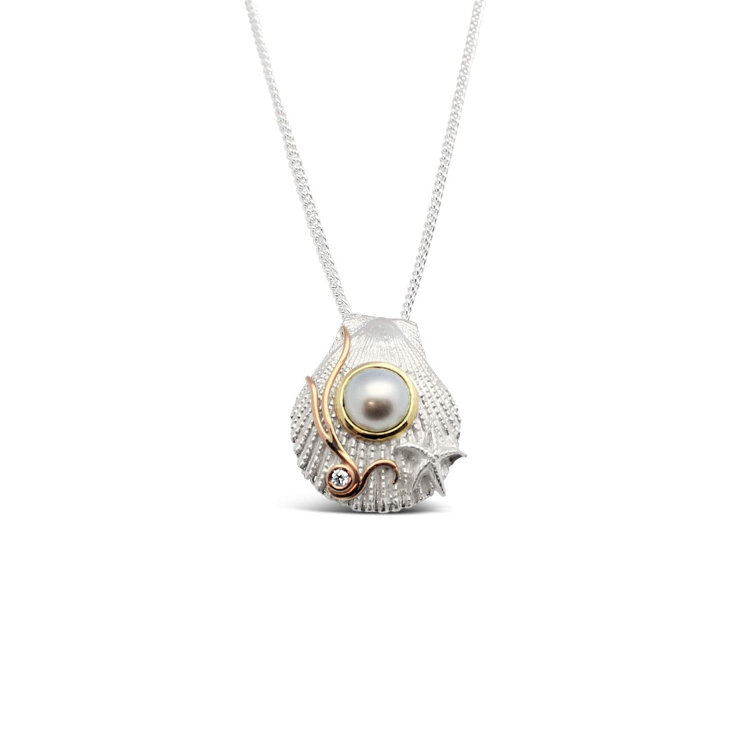 Petite Pelsaert Scallop Pendant