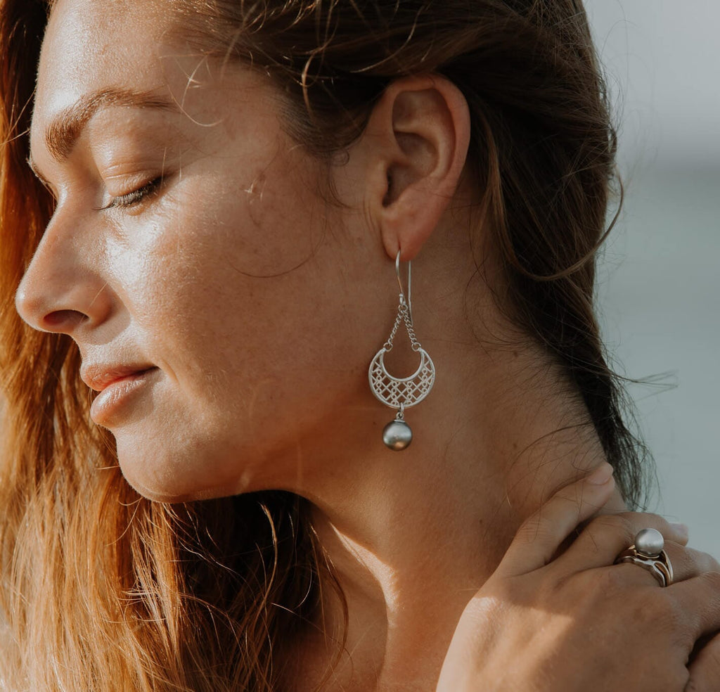 Moroccan Drop Earrings with Abrolhos Black Pearls
