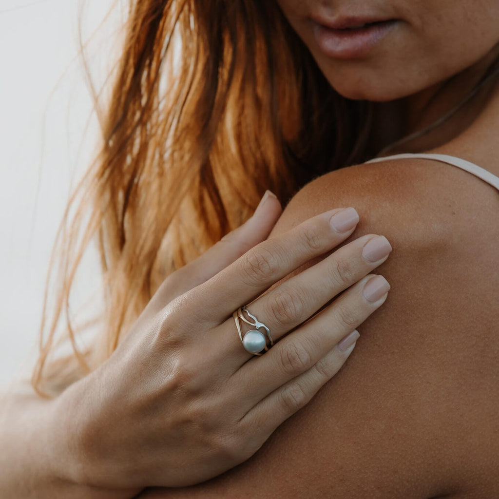 Island Bound Wave Ring with Abrolhos Island Black Pearls