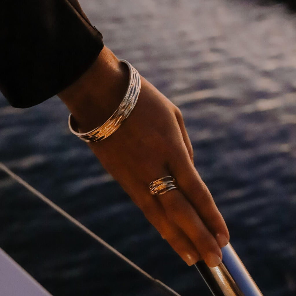 Oily Calm Swirl Ring