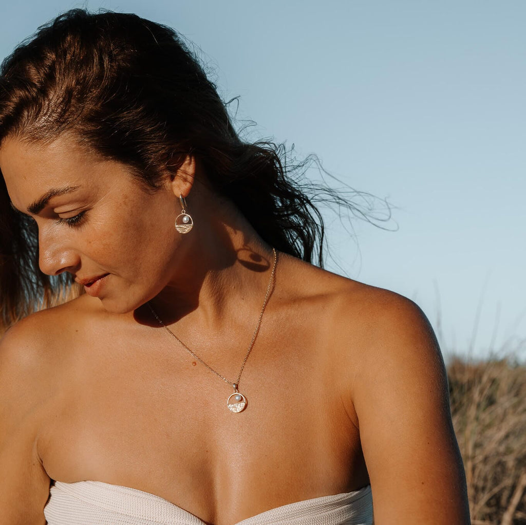 Oily Calm Earrings with Keshi Pearl