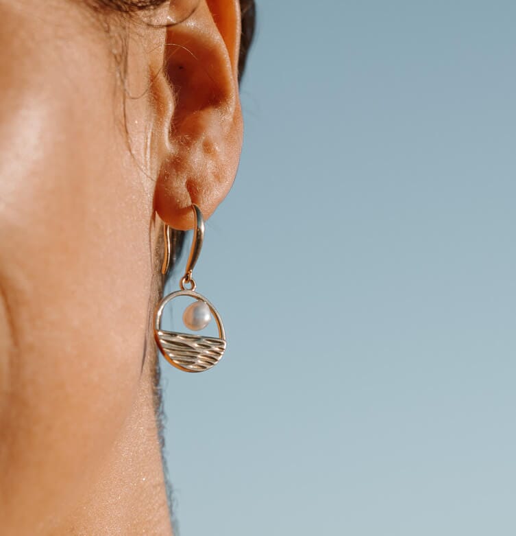 Oily Calm Earrings with Keshi Pearl