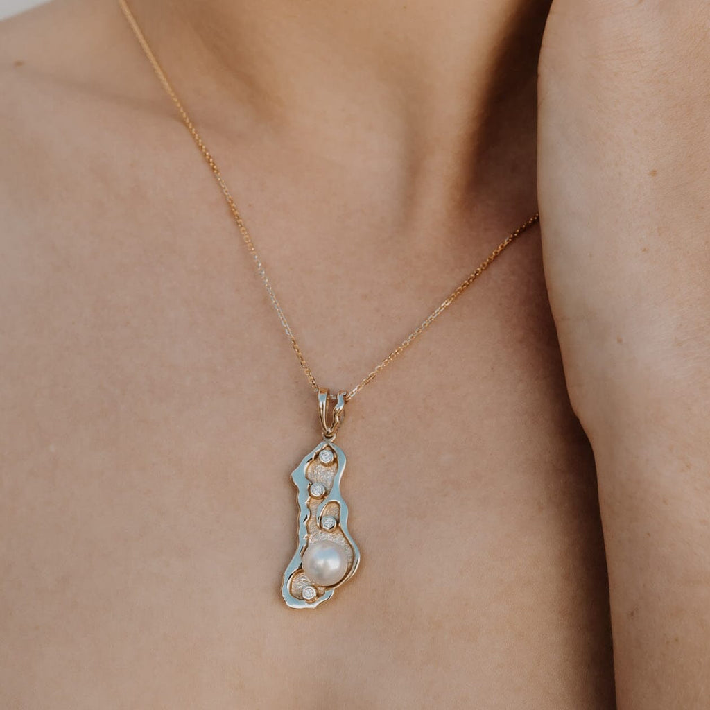 Basile Island Pendant with South Sea Pearl