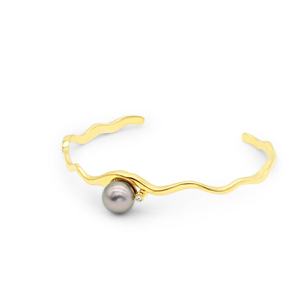 Island Bound Wave Cuff with Abrohos Pearl and Diamond