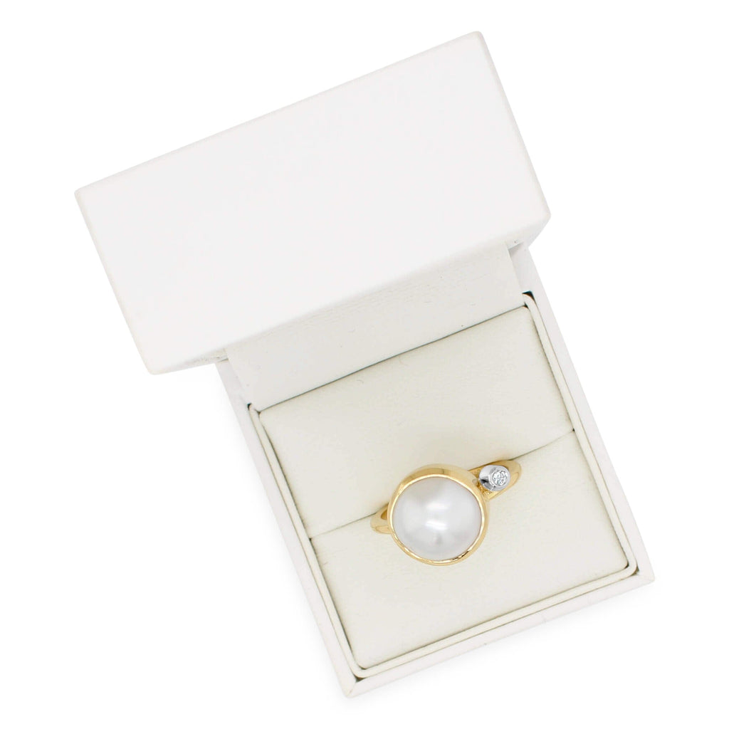 Keshi Pearl Ring in Gold with Diamond