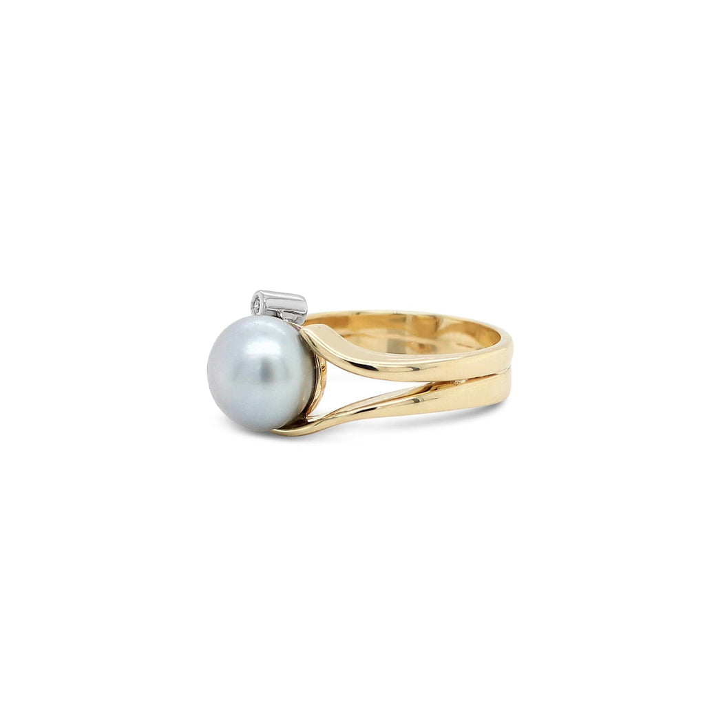 Island Bound Swirl Ring with Abrolhos Pearl and Diamond