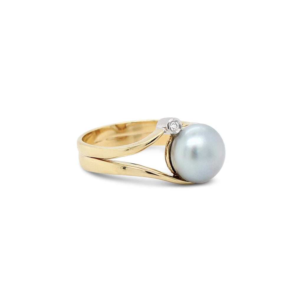 Island Bound Swirl Ring with Abrolhos Pearl and Diamond