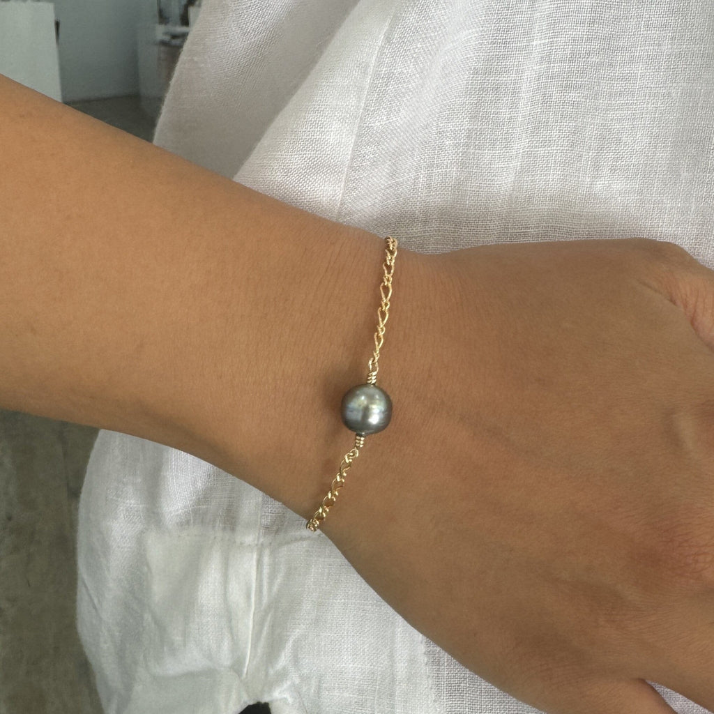 Abrolhos Island Pearl Bracelet - Figaro Link