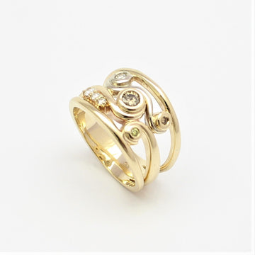 Swirl Ring in Yellow Gold with Champagne Diamonds