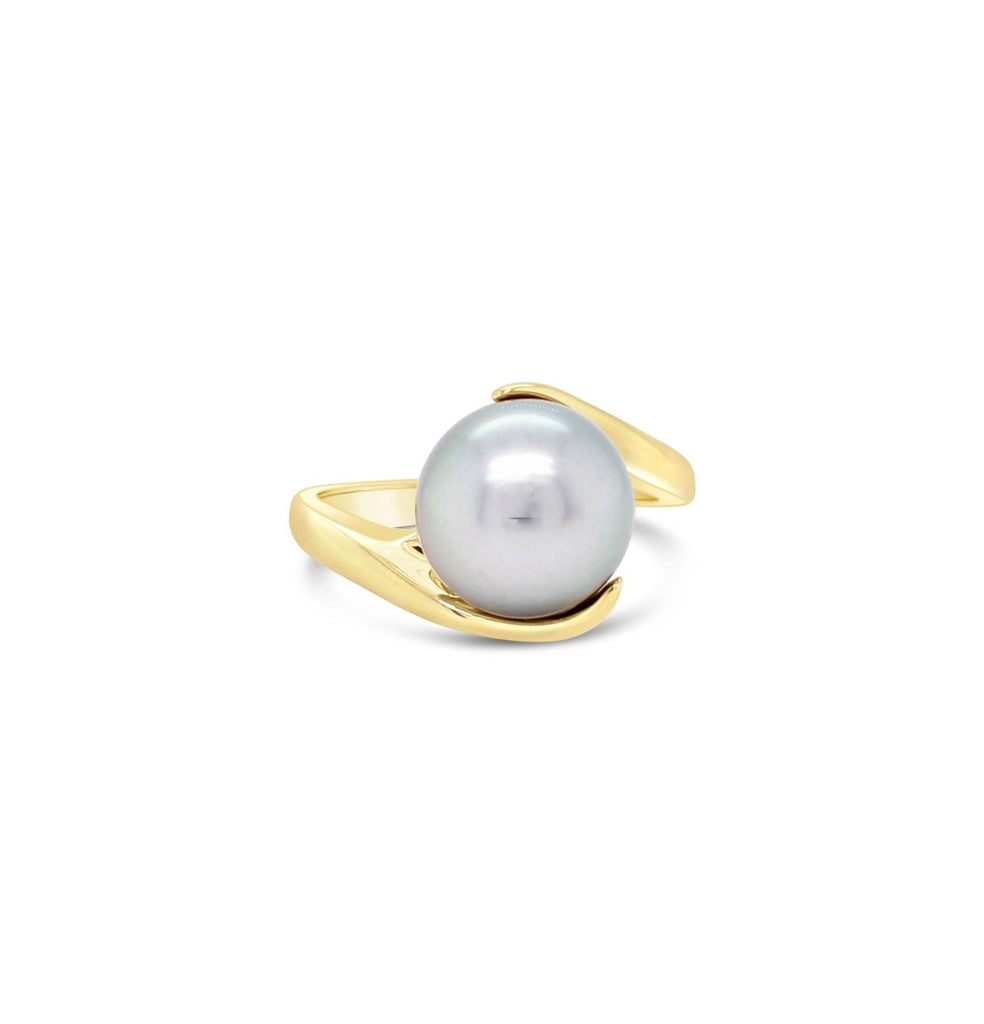 Swirl ring in Gold with Abrolhos Black Pearl