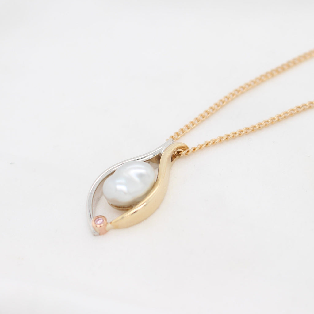 Abrolhos Keshi Pearl Pendant with a Pink Diamond from the Argyle Mine