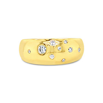  Elevate your style with our exquisite 9ct yellow gold pendant featuring a stunning Abrolhos Island pearl and a rare pink diamond from the Argyle Mine.
