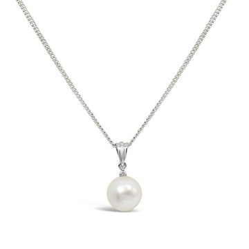 Discover the perfect blend of elegance and luxury with our South Sea Pearl and Diamond Pendant in 9ct White Gold.
