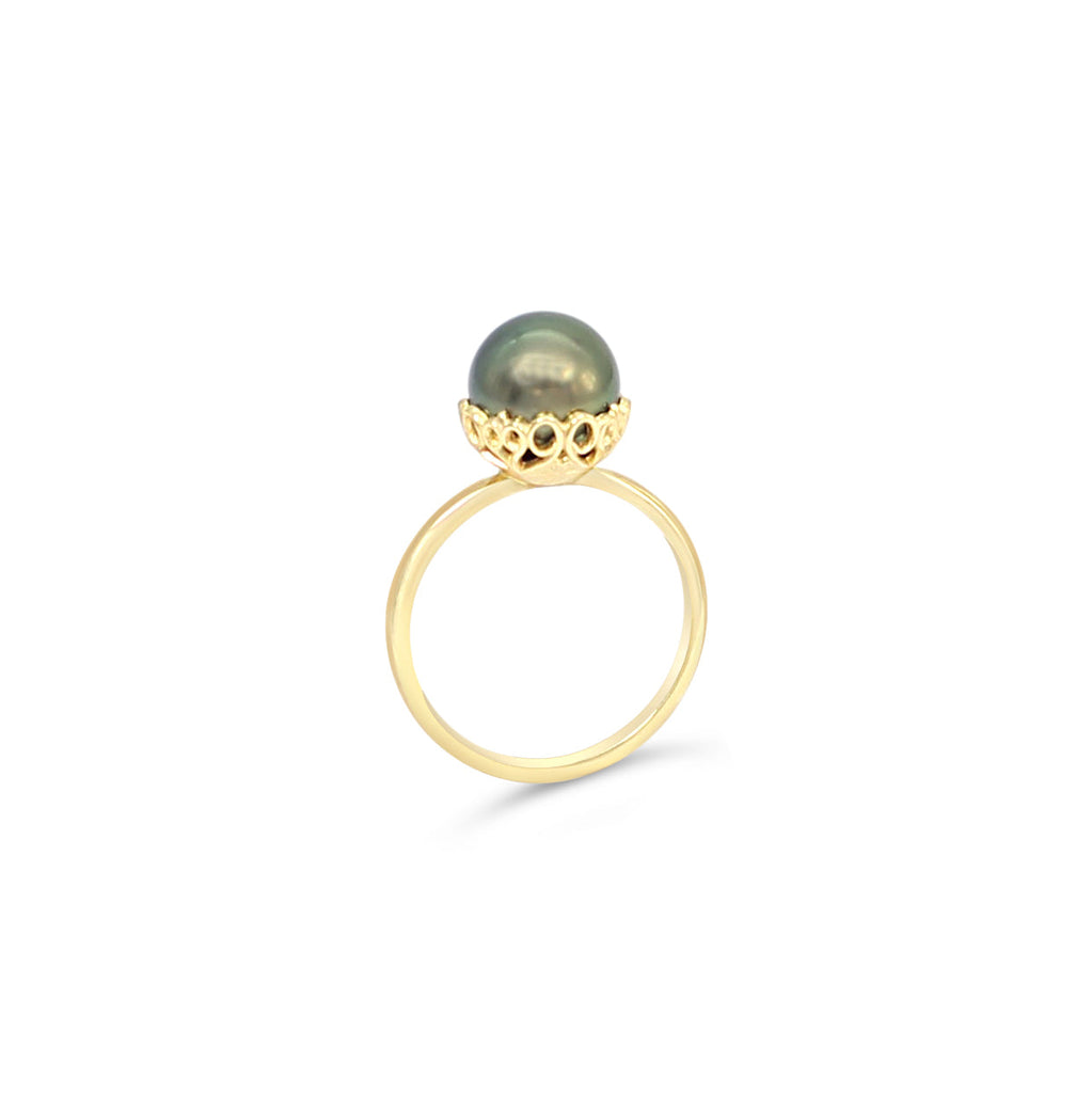Elevate your style with our exquisite 9ct yellow gold filigree bowl ring featuring a mesmerizing Abrolhos Island black pearl