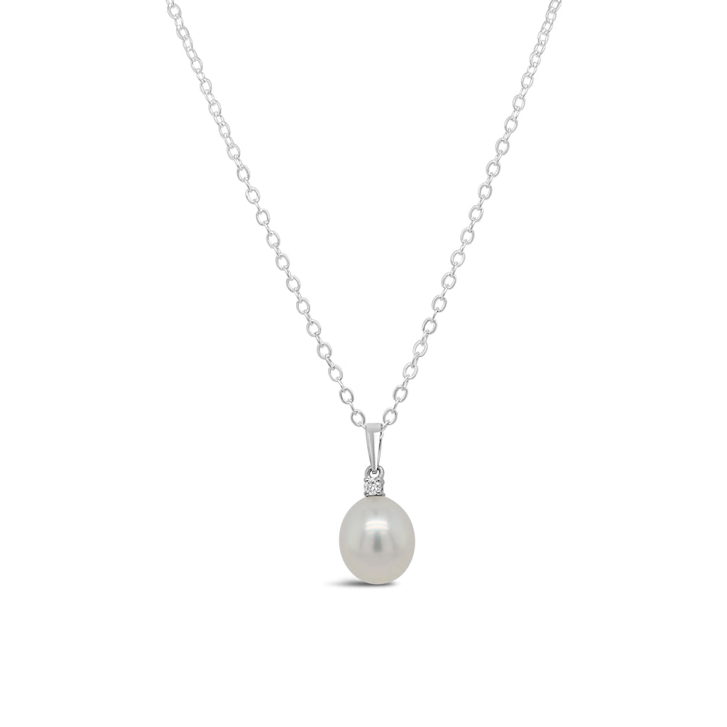 18ct White Gold Diamond and TCW=0.03ct and 8.5mm South Sea Pearl Pendant